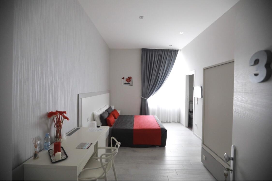 Chiaia Guest House เนเปิลส์ ภายนอก รูปภาพ